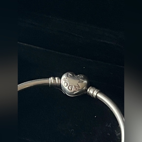 Pandora 6.8 Heart Bangle - Picture 3 of 6